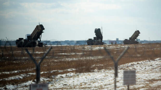 Западные чиновники опровергли обвинения Зеленского в срыве поставок ПВО