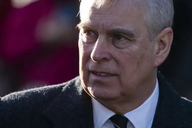 Принц Эндрю выплатил компенсацию правозащитнице Джуффре после обвинений в изнасиловании