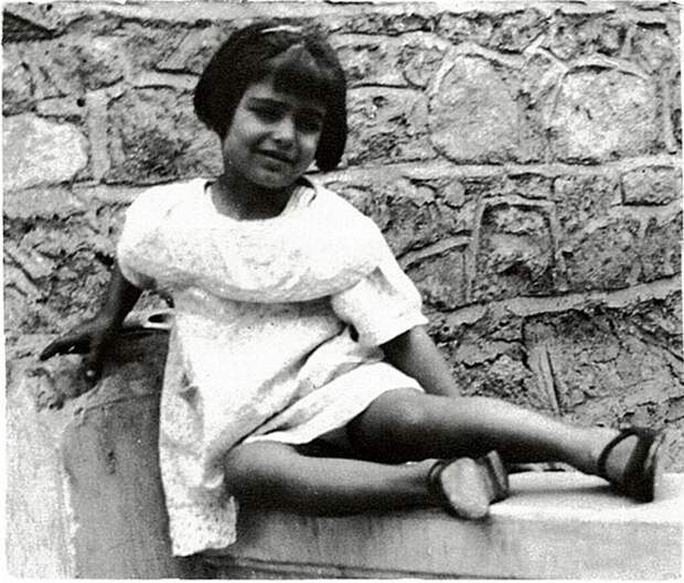 File:Dalida 1937.jpg