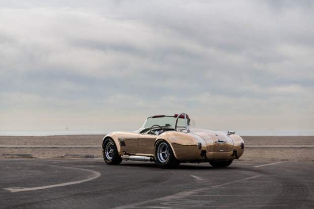 Полностью бронзовая реплика Shelby Cobra