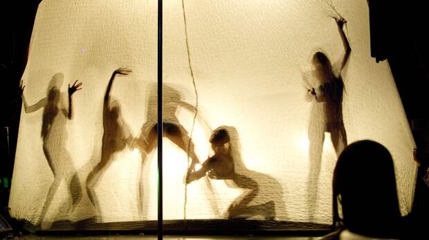 Американские солдаты нарушают режим секретности. Всему виной — стриптизерша