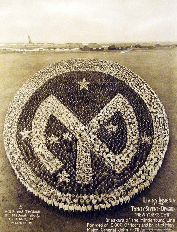 Живые знаки отличия. 27-я дивизия, Нью-Йорк. Сформировано из 10 000 офицеров и военнослужащих, 18 марта 1919 года инетресное, старые забавы, факты, фигуры из людей, флешмоб