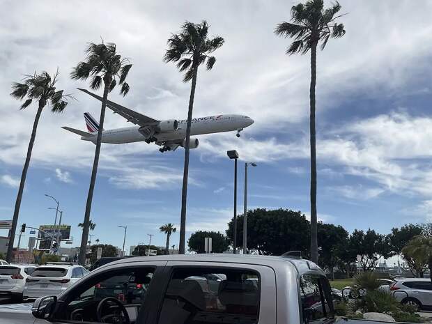 Западные авиакомпании из-за дефицита топлива отменяют рейсы в ряд регионов