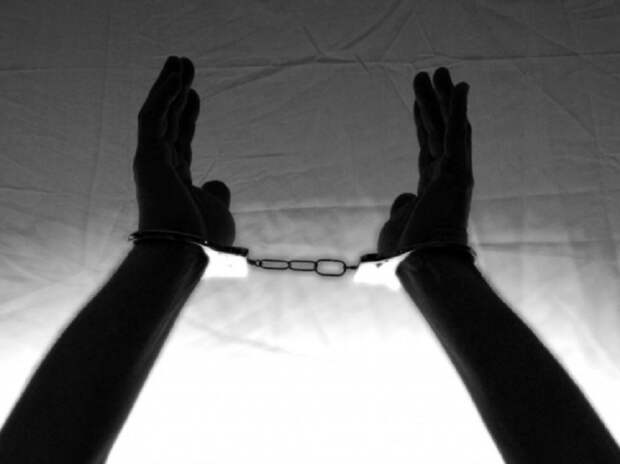 В Самарской области мужчина пригласил в гости бывшего одноклассника и пырнул его ножом