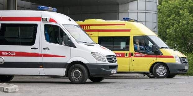 В Покровском-Стрешневе 18-летний водитель врезался сразу в две припаркованные машины