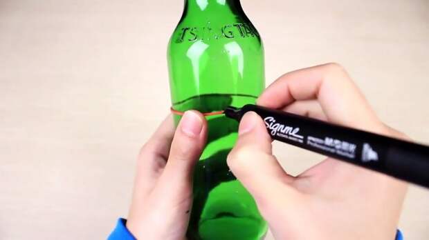 Как проткнуть гвоздём стеклянную бутылку