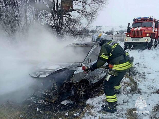 Легковой автомобиль сгорел в Ефремовском округе