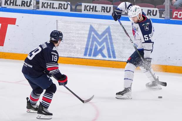 «Торпедо» уступает «Металлургу» в серии 1/4 финала чемпионата КХЛ со счётом 0:2