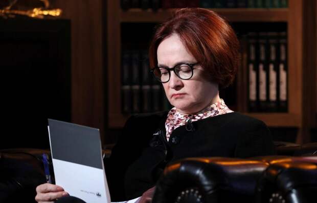 Центробанк просит не «плакать» о «потерянном ВВП» и крахе промышленности: главное — инфляцию остановить