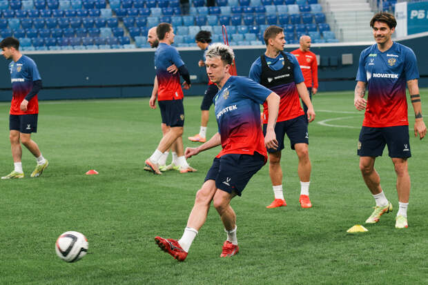 Стал известен стартовый состав сборной России на матч с Мали