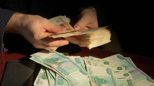 Маркетплейсы вытесняют наличные из оборота: Граждан России ввергают в "карточное рабство"?