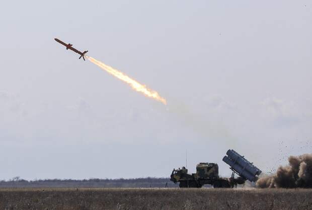 КНДР запустила 10 баллистических ракет малой дальности