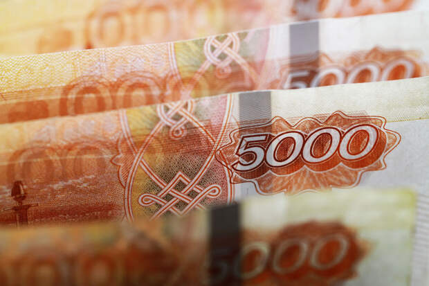 Число регионов России со средней зарплатой свыше 100 тыс. рублей возросло до 14