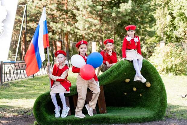 Более 6 тысяч человек поучаствовали в акции Музея Победы ко Дню Государственного флага