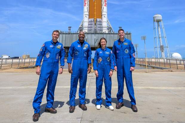 Artemis II: ракета SLS с экипажем стартовала к Луне — НАСА объявило о планах «постоянного присутствия»