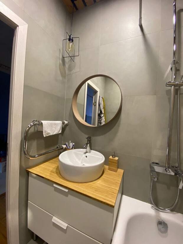 До и после. Из старой "советской" ванной сделали современную и комфортную ванну комнату со стильным дизайном.