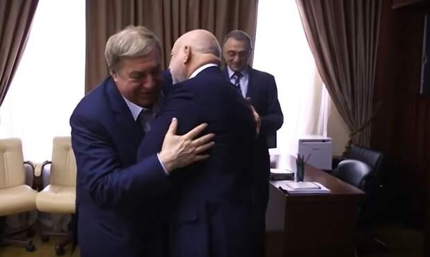 Олигархи стали покидать Рублёвку. Что началось?
