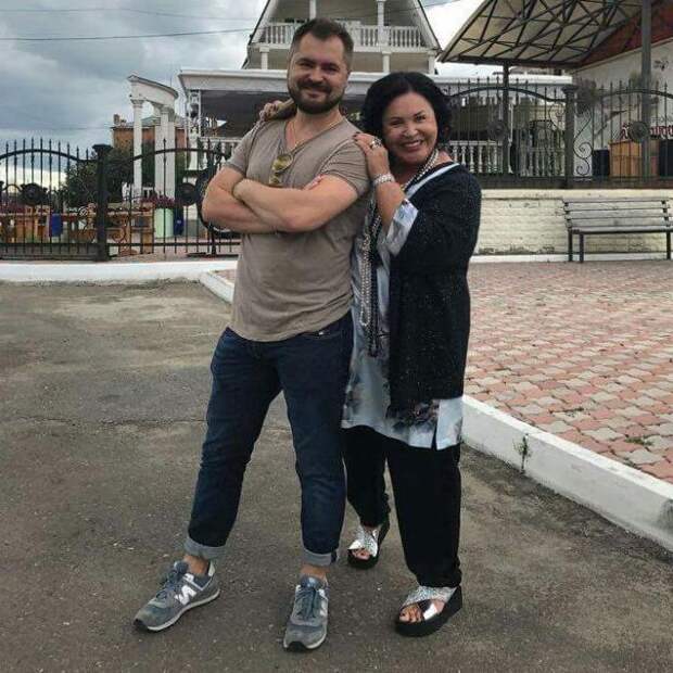 С кем поведешься: с годами молодой муж Надежды Бабкиной превратился в ее копию