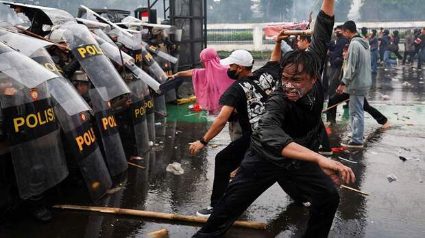 СМИ сообщили о разграблении дома министра финансов Индонезии на фоне протестов