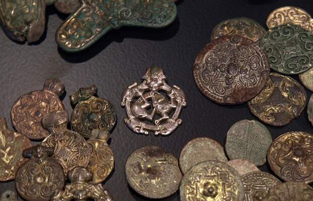 Древняя торговля: ирландские изделия из привозного золота.