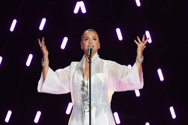 Певица Слава высмеяла Бородина после обвинений в деградации культуры