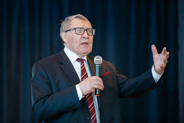 Татарстанның халык шагыйре Рәдиф Гаташның юбилеена багышланган әдәби кичә үтә