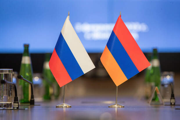 Посол Армении в ЕС Балаян назвал самоубийством подрыв интересов РФ на Кавказе
