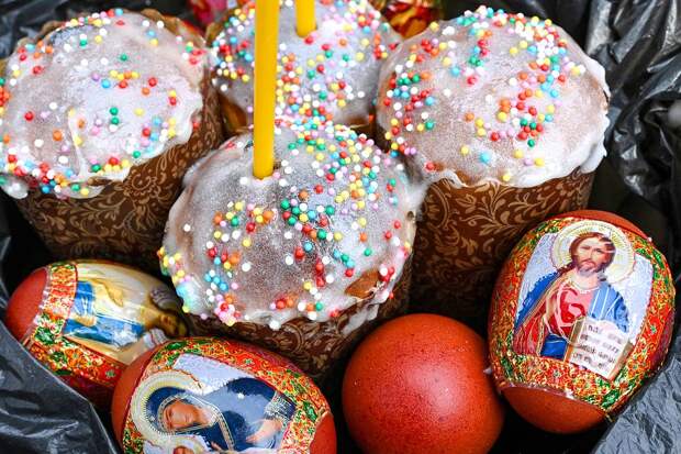 В РПЦ осудили покупку роскошных куличей за «бешеные деньги»