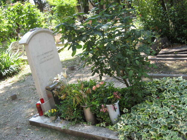 Могила Иосифа Бродского. / Фото: www.nashagazeta.ch