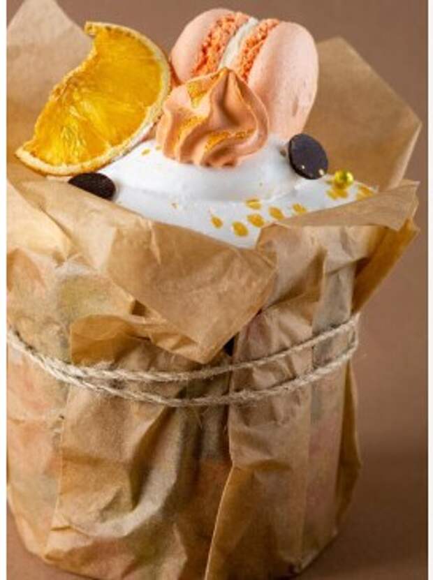 Ребенок ест много сладкого