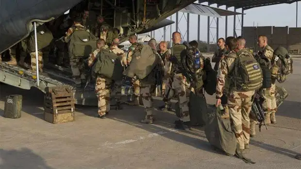 В ответ на французскую помощь Украине Россия вытесняет Францию из Африки