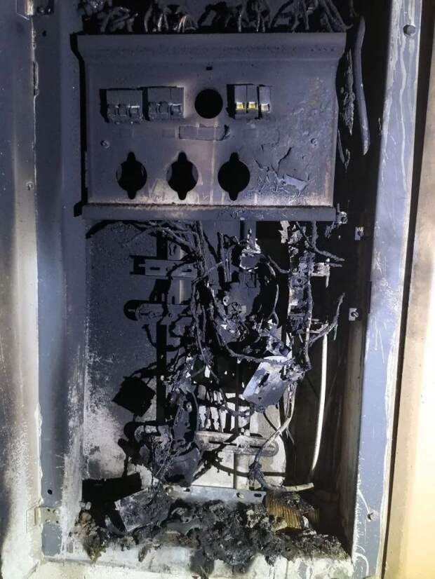 Тульские жители призывают УК «Индустриясервис» начать чистку крыши зимой