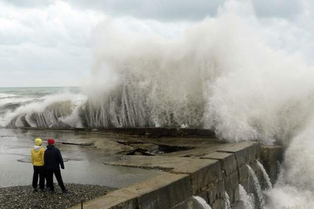 Метеоролог Цыганков: шторм может угрожать олимпийским объектам в Сочи и «Сириусу»