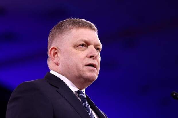 Фицо: Зеленский ошибается, если думает, что шантаж нефтью приблизит Украину к ЕС