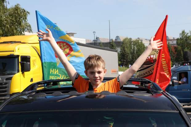 Автопробег ко Дню России прошел в Нижнем Новгороде
