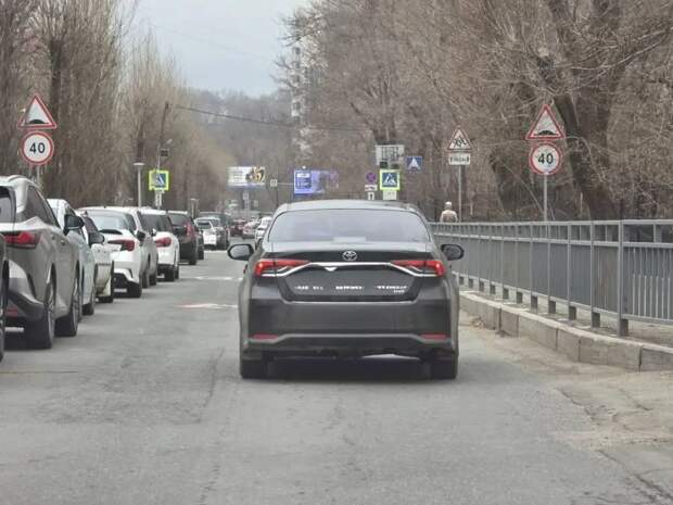 Новый утильсбор завалил Владивосток китайскими «такси»