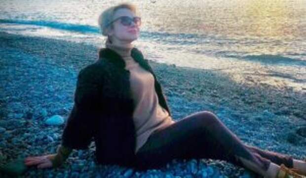 «Бесстыдницы!»: Цымбалюк-Романовская на морском курорте довела народ до слез