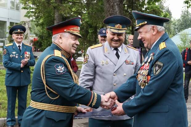 Пожарные столицы отмечают профессиональный праздник