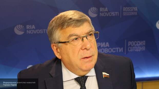 Сенатор Совфеда призвал не пугаться прогнозов депутата ГД о потере работы 