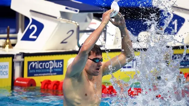 Третье золото Малютина, поздняя бронза Каменевой и неудача Чикуновой: чем запомнился пятый день ЧЕ по плаванию