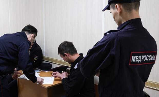 У Силуанова свои люди в полиции — и они получают достойно. Остальные — как смогут