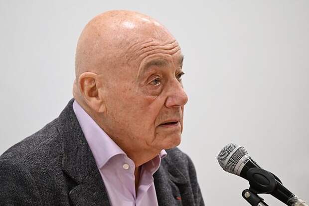 Познер оценил значение Овечкина для российского спорта