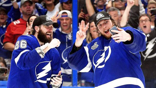 «Тампа» победила «Торонто». Кучеров сделал 700-й ассист в НХЛ и забил 30-й гол в сезоне