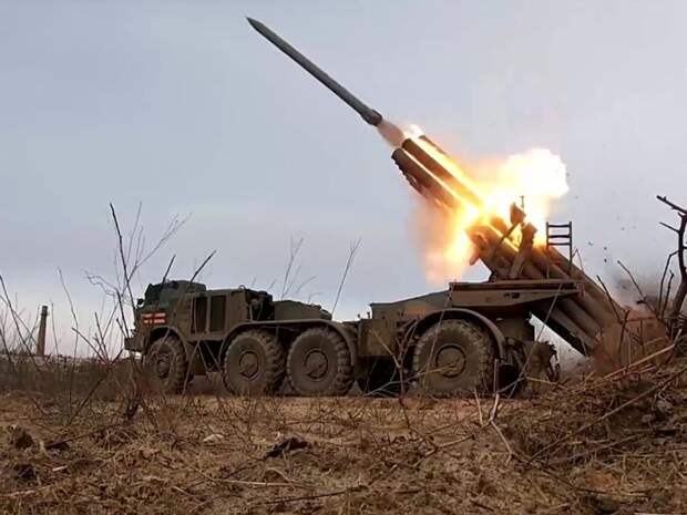 Артиллерия ВС РФ уничтожила скопление техники ВСУ на Запорожском направлении (ВИДЕО)