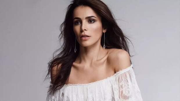 Поклонники подозревают, что Сати Казанова беременна и может уйти в монастырь