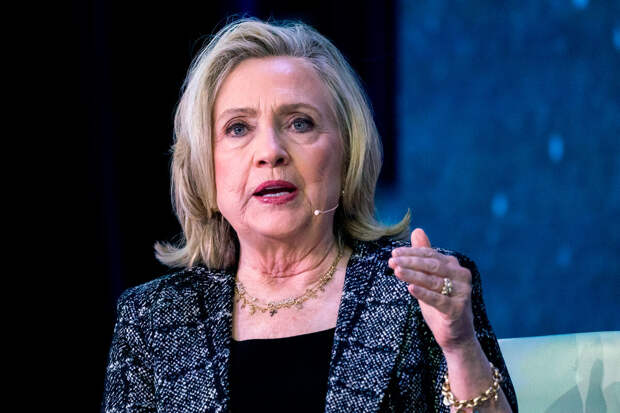 Экс-госсекретарь США Клинтон: слова Трампа об Ормузском проливе шокируют