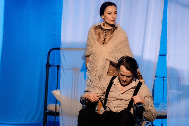 У Розовского показали, как морфий разрушает Полякова — спектакль идёт 1 час 15 минут без антракта