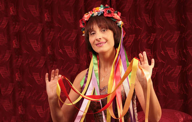 Юмористка Рожкова рассказала о жестких методах Дубовицкой: «Регина за это стегала меня плеткой»