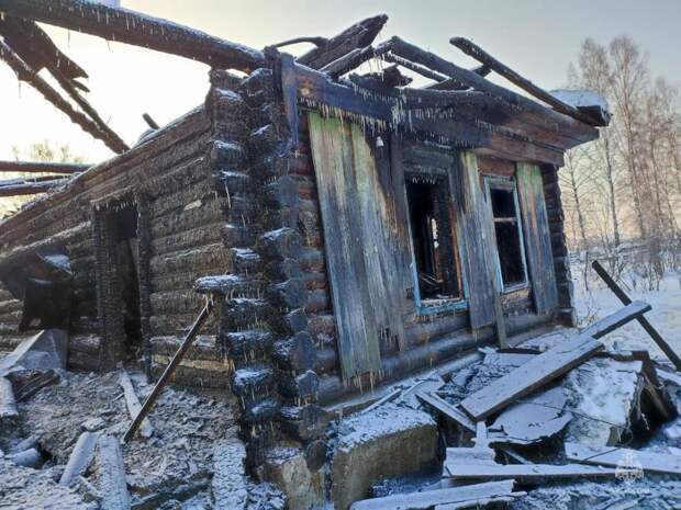 В Челябинской области 61-летний мужчина сгорел вместе с частным домом