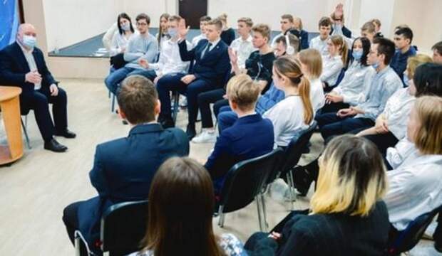 Губернатор Севастополя поговорил со школьниками о спецоперации на Украине​
